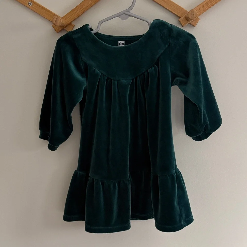 TEA COLLECTION Velour 3/4 Sleeve Dress Green Girls Size 2T